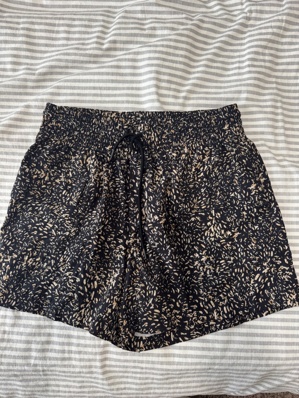 Old Navy Black Drawstring Shorts with Beige Speckle
